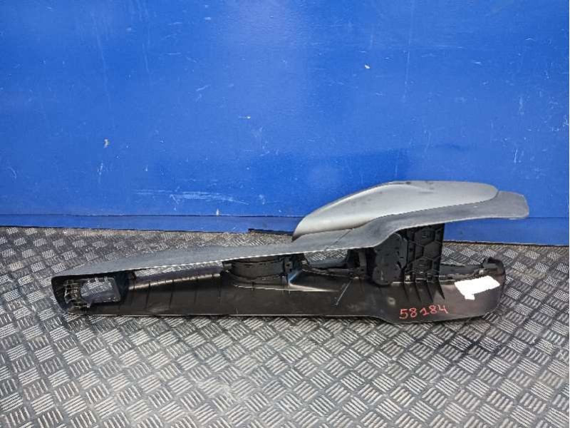 Recambio de consola central para audi a1 sportback (8xf) referencia OEM IAM 8X0863240C 8X0862533 8X0863243B