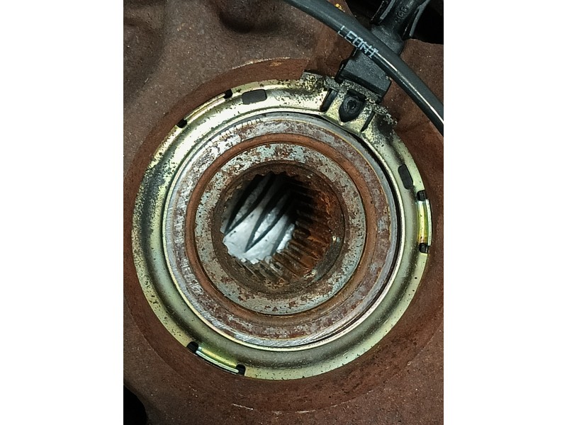 Recambio de mangueta delantera izquierda para renault scenic ii 1.9 dci diesel referencia OEM IAM   