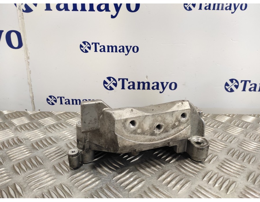 Recambio de soporte motor para opel astra j lim. 2.0 16v cdti referencia OEM IAM 55568812  428702815