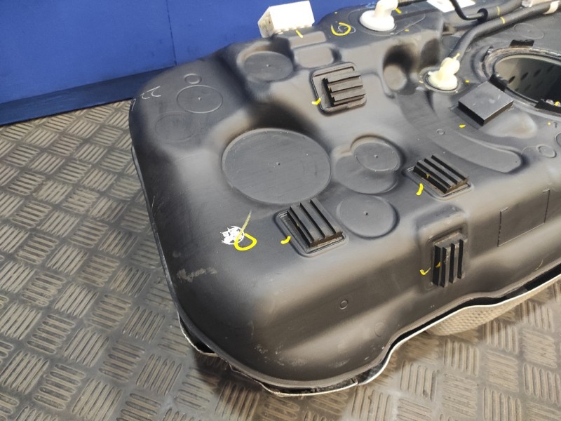 Recambio de deposito combustible para hyundai ioniq referencia OEM IAM 31100G2XXX  