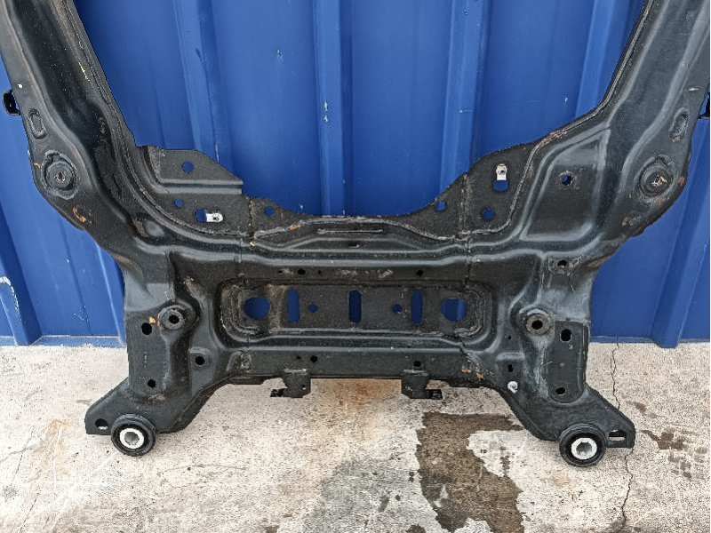 Recambio de puente delantero para land rover discovery sport referencia OEM IAM GK725000AD  
