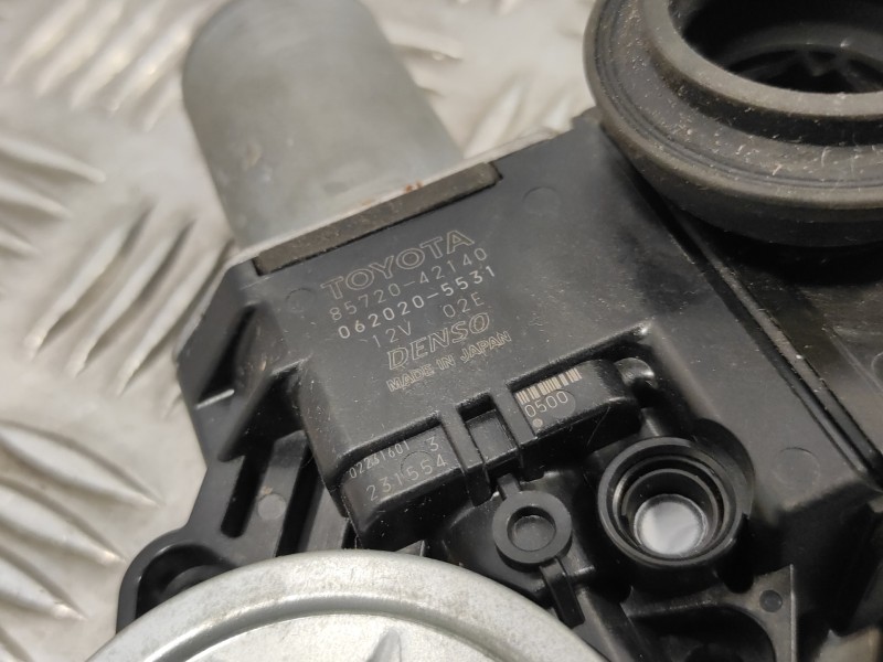 Recambio de motor elevalunas trasero izquierdo para toyota rav4 referencia OEM IAM 8572042140  0620205531