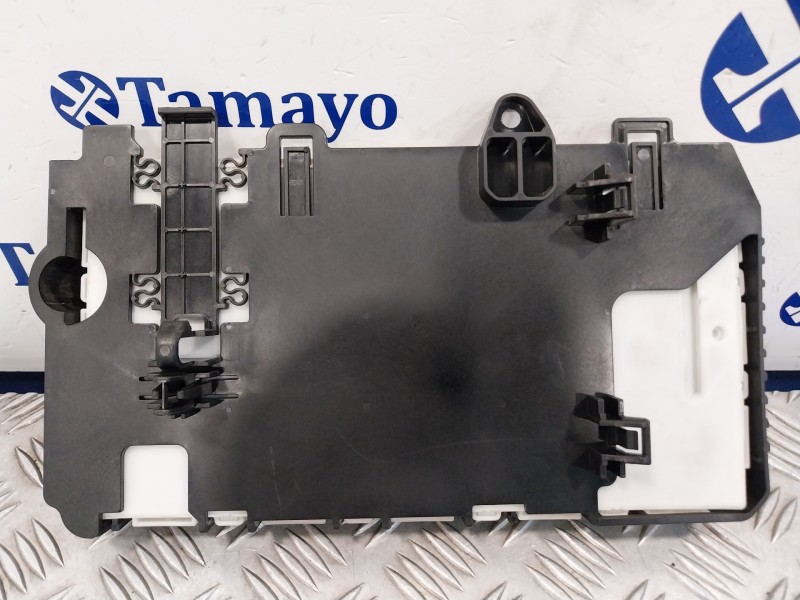 Recambio de caja reles / fusibles para mini countryman (f60) referencia OEM IAM 2611139385  10681811