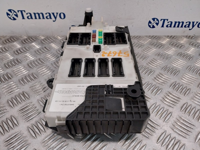 Recambio de caja reles / fusibles para mini countryman (f60) referencia OEM IAM 2611139385  10681811