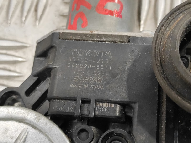 Recambio de motor elevalunas delantero izquierdo para toyota rav4 referencia OEM IAM 8572042130  0620205511