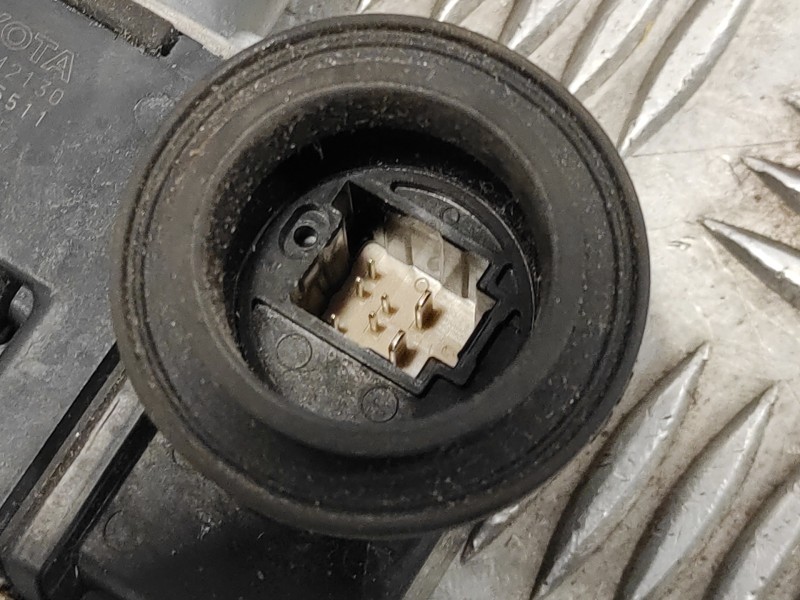 Recambio de motor elevalunas delantero izquierdo para toyota rav4 referencia OEM IAM 8572042130  0620205511