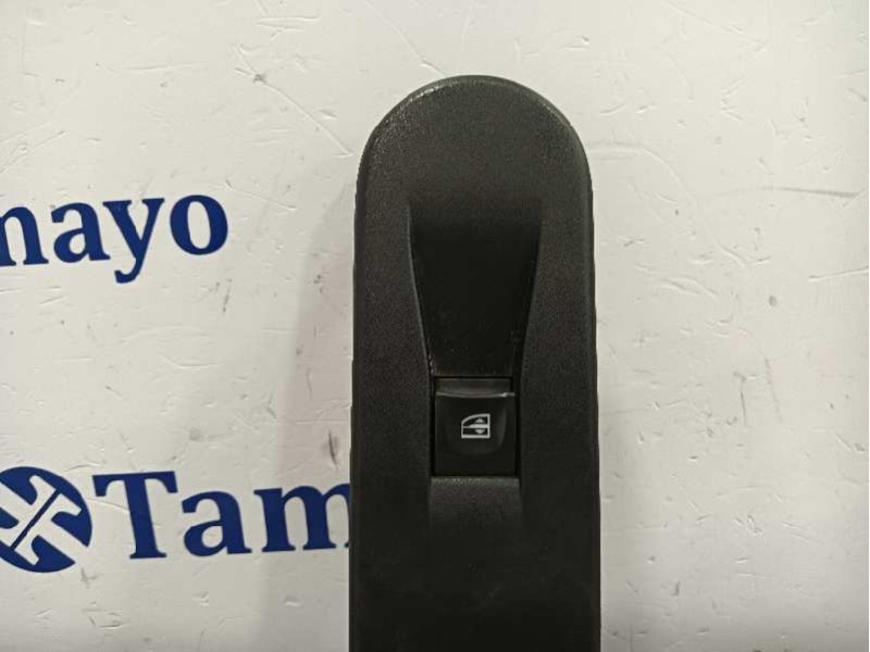 Recambio de mando elevalunas delantero derecho para renault captur referencia OEM IAM 809602454R  1135206X