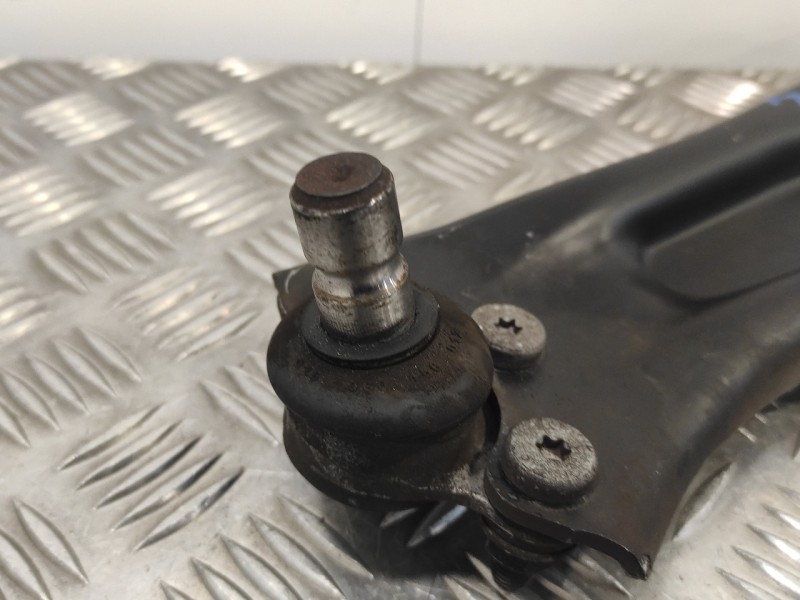 Recambio de brazo suspension inferior delantero izquierdo para citroën c3 1.4 hdi referencia OEM IAM   