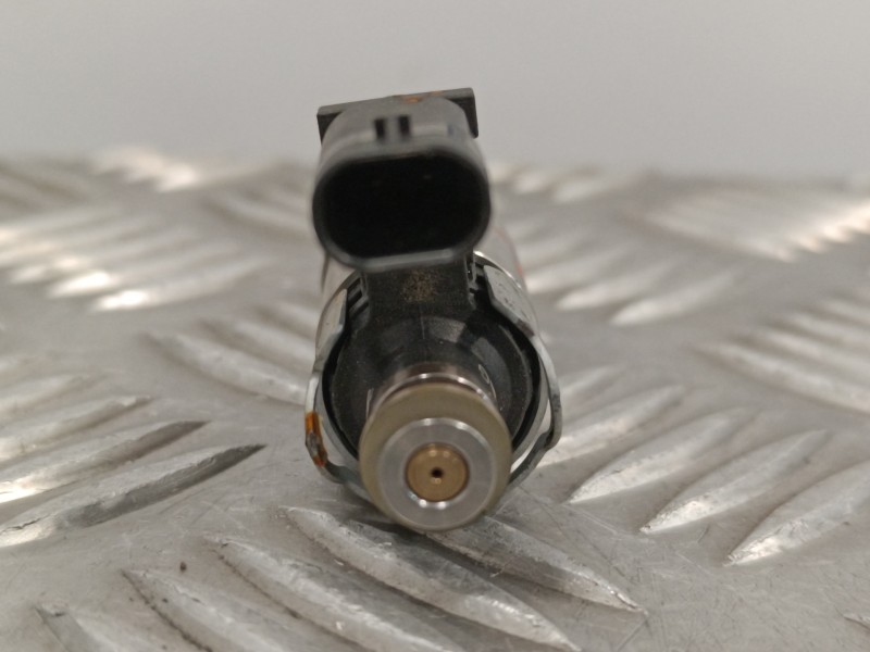 Recambio de inyector para seat leon (5f1) 1.4 16v tsi referencia OEM IAM 04E906036AF  0261500477