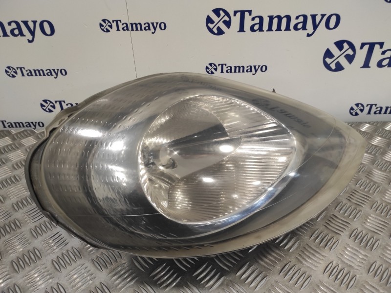 Recambio de faro derecho para renault trafic combi (ab 4.01) 1.9 diesel referencia OEM IAM 91165720  