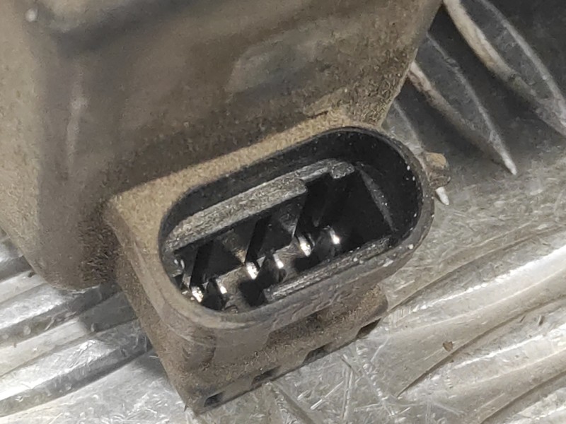 Recambio de faro derecho para renault trafic combi (ab 4.01) 1.9 diesel referencia OEM IAM 91165720  