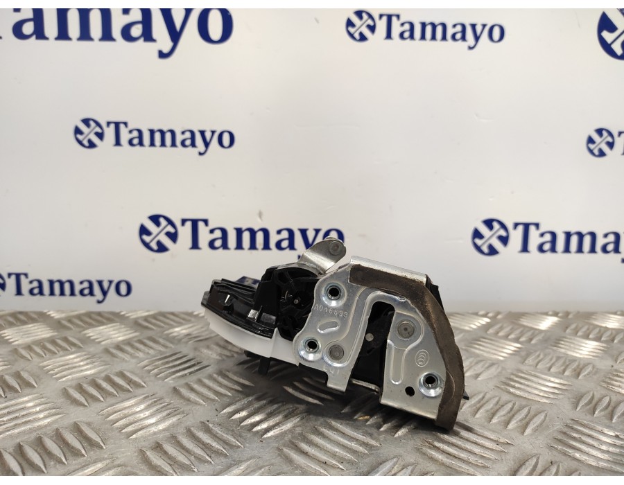 Recambio de cerradura puerta trasera izquierda para toyota rav4 referencia OEM IAM   
