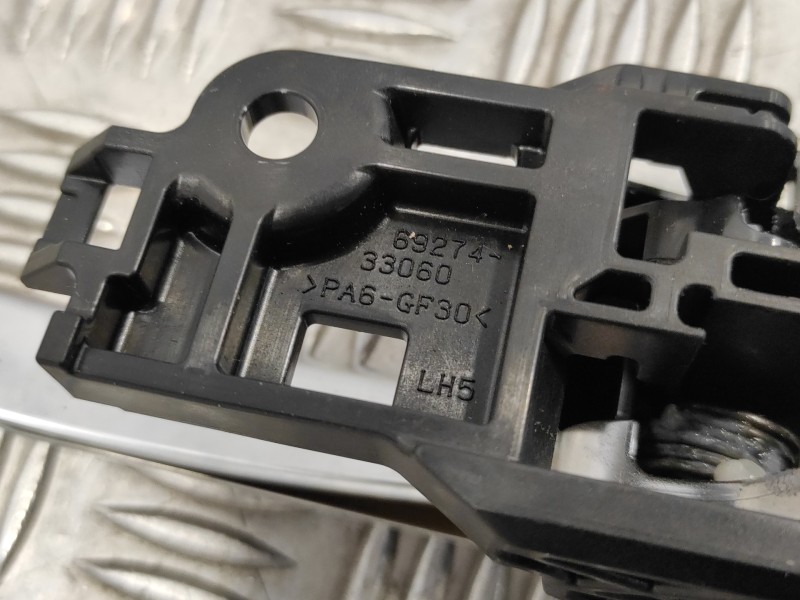 Recambio de maneta interior trasera izquierda para toyota rav4 referencia OEM IAM 6927433060  