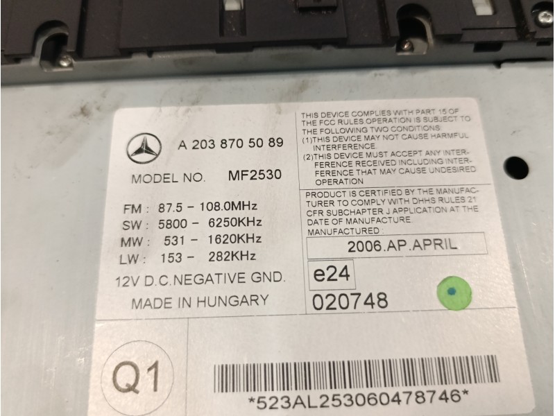 Recambio de sistema audio / radio cd para mercedes-benz clase c (w203) berlina referencia OEM IAM A2038705089  