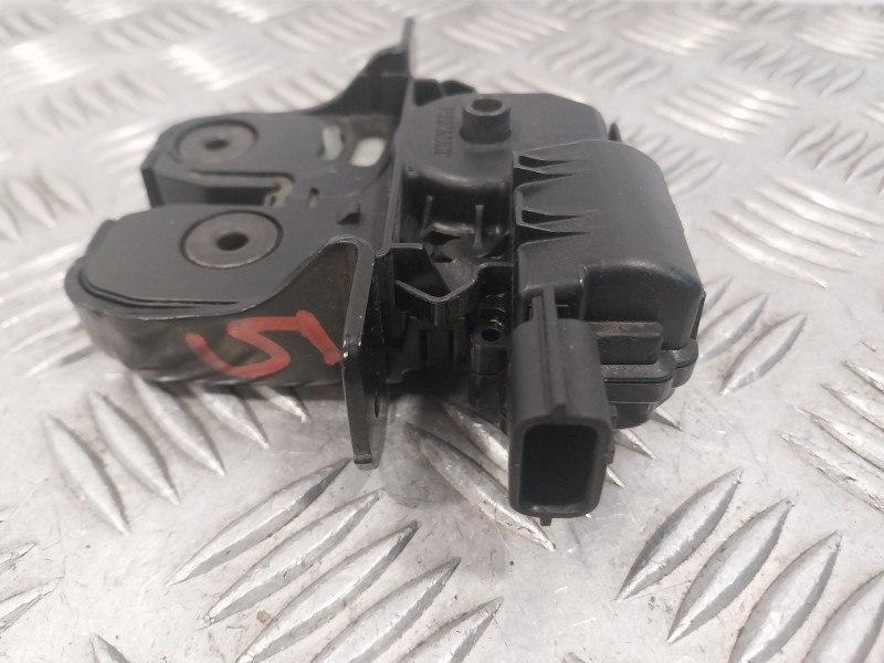 Recambio de cerradura maletero / porton para renault captur referencia OEM IAM 4055716  