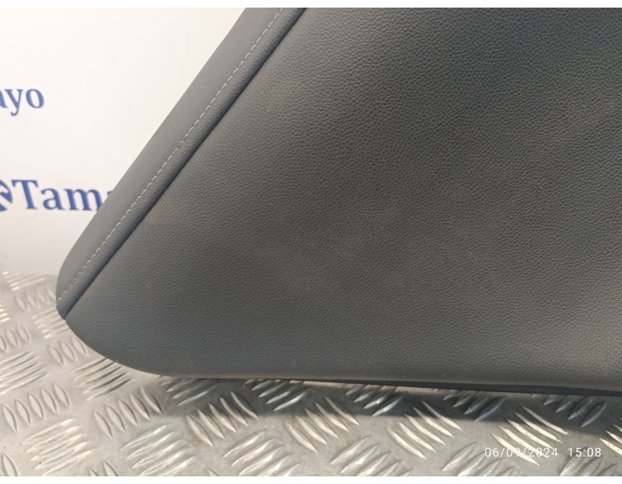 Recambio de guarnecido puerta trasera izquierda para toyota rav4 referencia OEM IAM 310B2KAH1  67614X1B18
