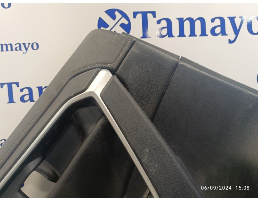 Recambio de guarnecido puerta trasera izquierda para toyota rav4 referencia OEM IAM 310B2KAH1  67614X1B18