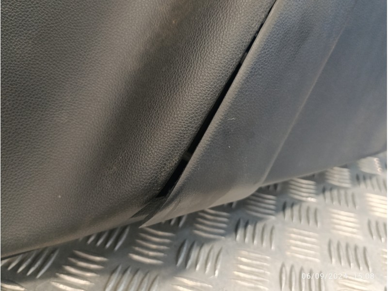 Recambio de guarnecido puerta trasera izquierda para toyota rav4 referencia OEM IAM 310B2KAH1  67614X1B18