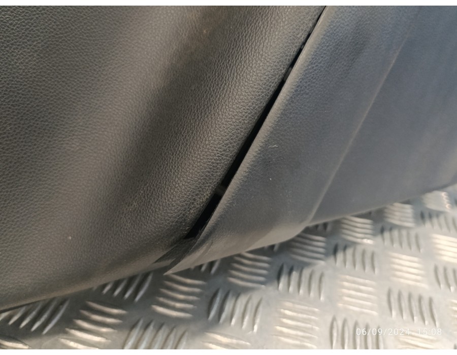 Recambio de guarnecido puerta trasera izquierda para toyota rav4 referencia OEM IAM 310B2KAH1  67614X1B18