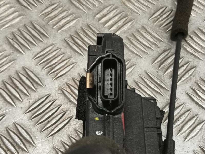 Recambio de cerradura puerta trasera izquierda para renault captur referencia OEM IAM 825019935R  40717224