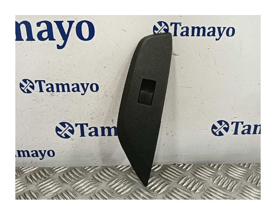 Recambio de mando elevalunas delantero derecho para toyota yaris (xpa1f/mxph11/chxnbw) hybrid 1.5cc referencia OEM IAM 74231K008