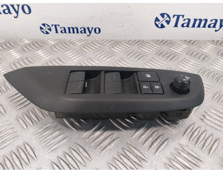 Recambio de mando elevalunas delantero izquierdo para toyota yaris (xpa1f/mxph11/chxnbw) hybrid 1.5cc referencia OEM IAM 840400D