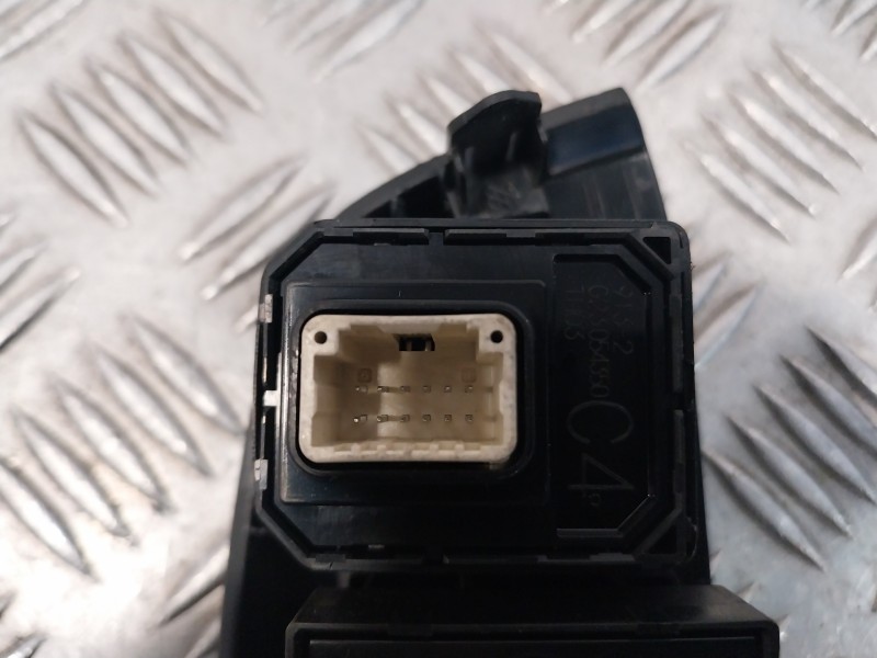 Recambio de mando elevalunas delantero izquierdo para toyota yaris (xpa1f/mxph11/chxnbw) hybrid 1.5cc referencia OEM IAM 840400D