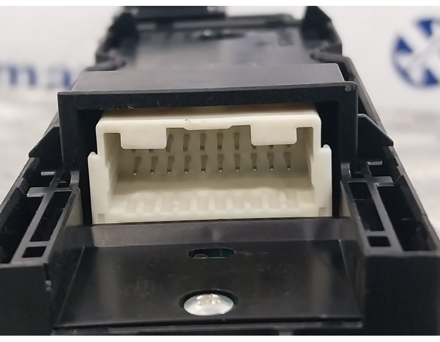 Recambio de mando elevalunas delantero izquierdo para toyota yaris (xpa1f/mxph11/chxnbw) hybrid 1.5cc referencia OEM IAM 840400D