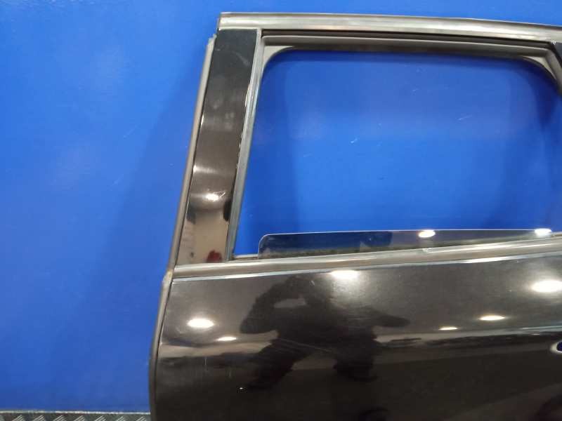 Recambio de puerta trasera izquierda para renault captur referencia OEM IAM   