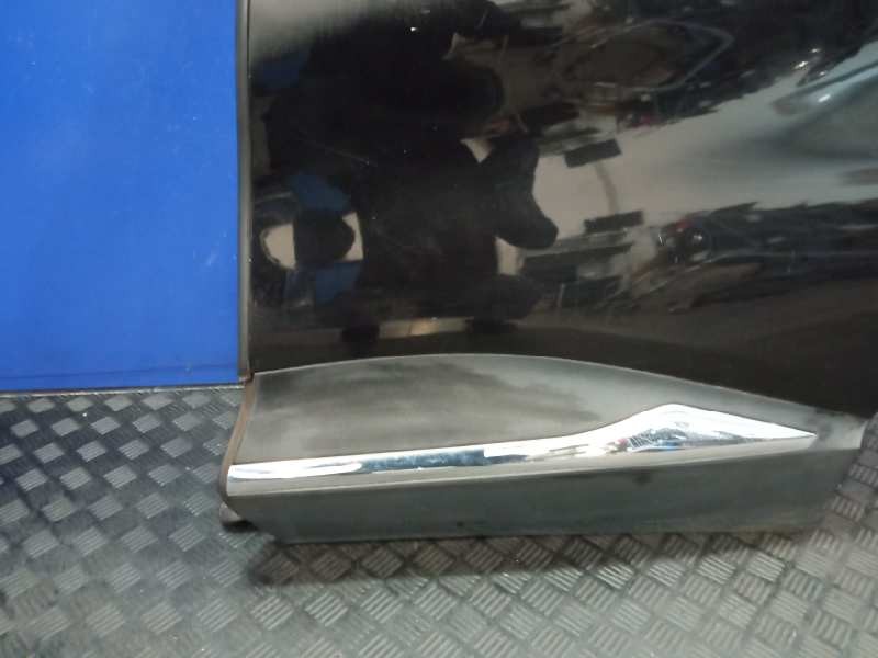 Recambio de puerta trasera izquierda para renault captur referencia OEM IAM   