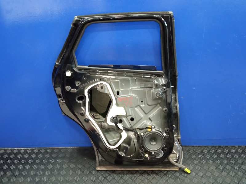 Recambio de puerta trasera izquierda para renault captur referencia OEM IAM   