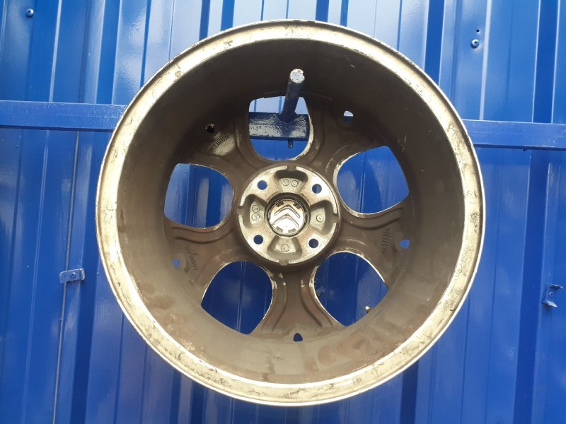 Recambio de llanta para citroën c3 1.6 16v hdi referencia OEM IAM 9687753077  