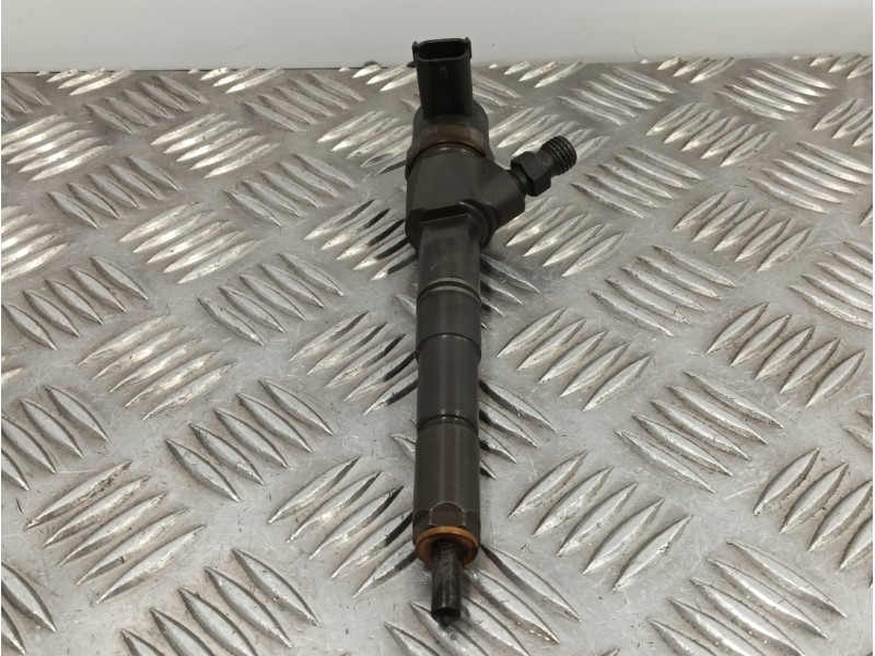 Recambio de inyector para opel combo d 1.6 16v cdti referencia OEM IAM 0445110300  