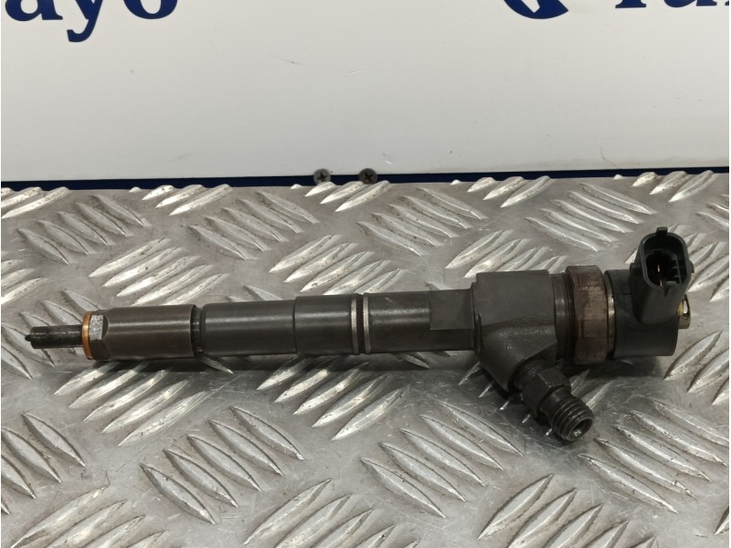 Recambio de inyector para opel combo d 1.6 16v cdti referencia OEM IAM 0445110300  