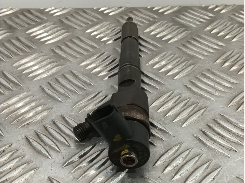 Recambio de inyector para opel combo d 1.6 16v cdti referencia OEM IAM 0445110300  