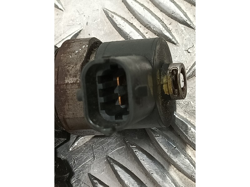 Recambio de inyector para opel combo d 1.6 16v cdti referencia OEM IAM 0445110300  