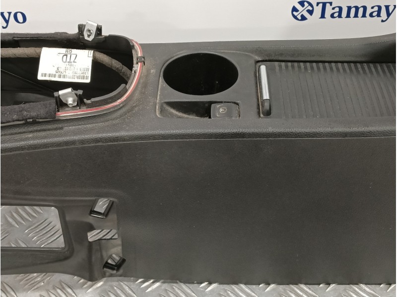 Recambio de apoyabrazos central para opel astra j lim. 1.7 16v cdti referencia OEM IAM 498951029 1950265 13258342