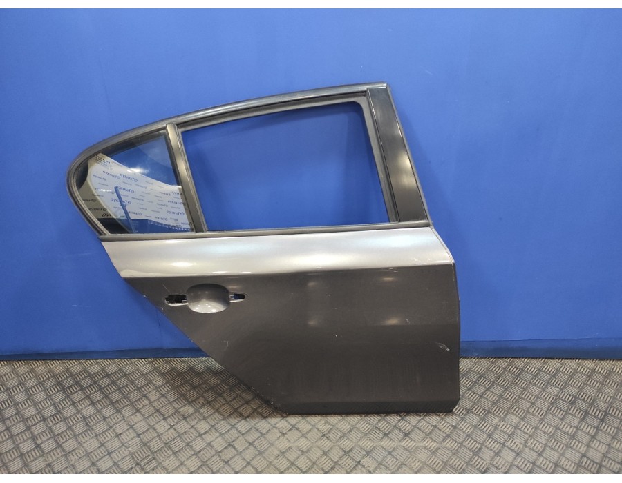 Recambio de puerta trasera derecha para bmw serie 1 berlina (e81/e87) 1.6 16v cat referencia OEM IAM   