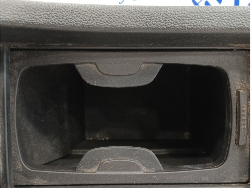 Recambio de apoyabrazos central para opel astra j lim. 1.7 16v cdti referencia OEM IAM 498951029 1950265 13258342