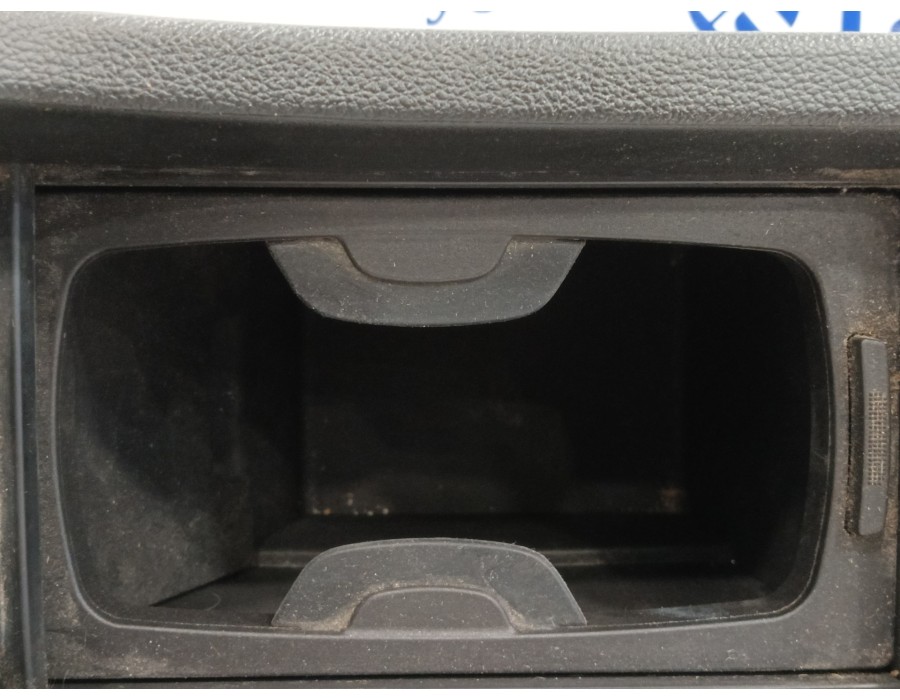 Recambio de apoyabrazos central para opel astra j lim. 1.7 16v cdti referencia OEM IAM 498951029 1950265 13258342