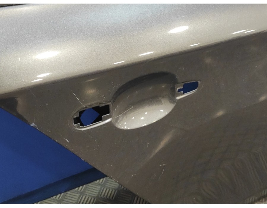 Recambio de puerta trasera derecha para bmw serie 1 berlina (e81/e87) 1.6 16v cat referencia OEM IAM   