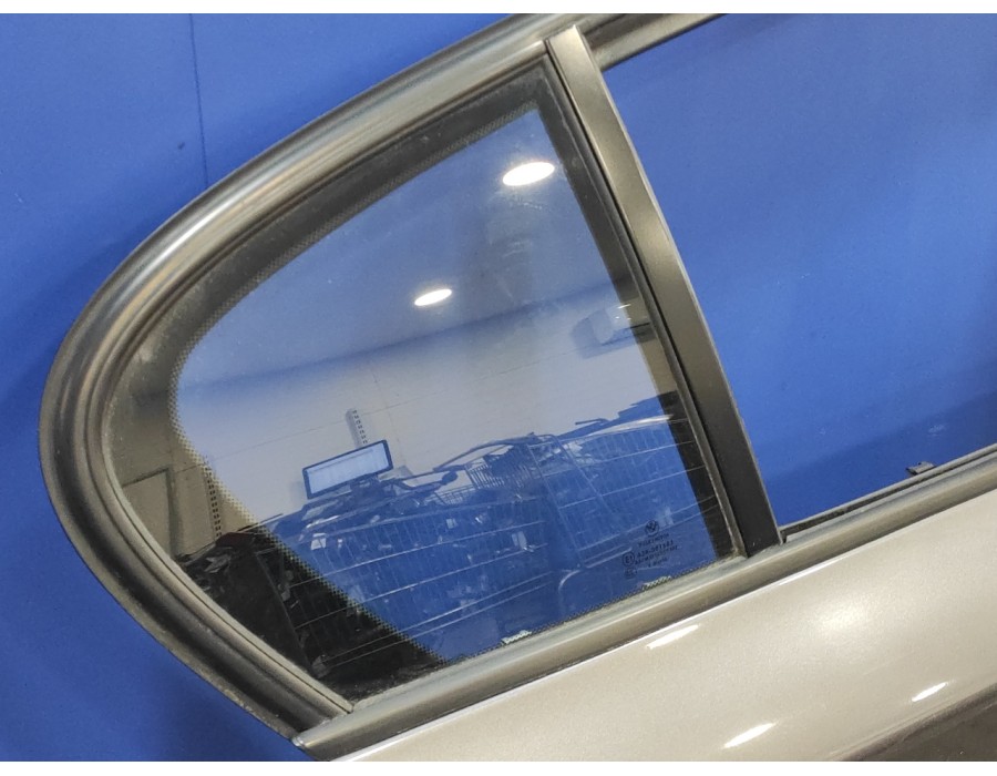 Recambio de puerta trasera derecha para bmw serie 1 berlina (e81/e87) 1.6 16v cat referencia OEM IAM   