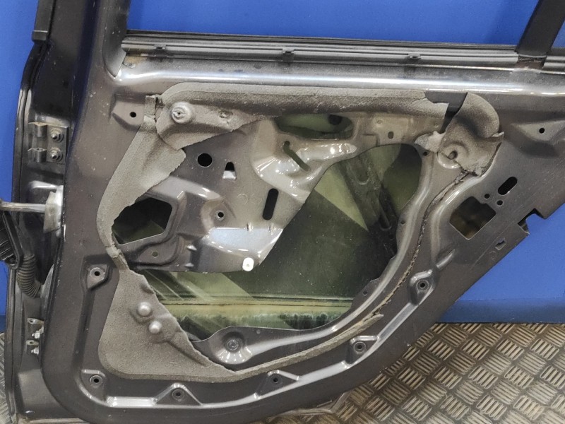 Recambio de puerta trasera derecha para bmw serie 1 berlina (e81/e87) 1.6 16v cat referencia OEM IAM   