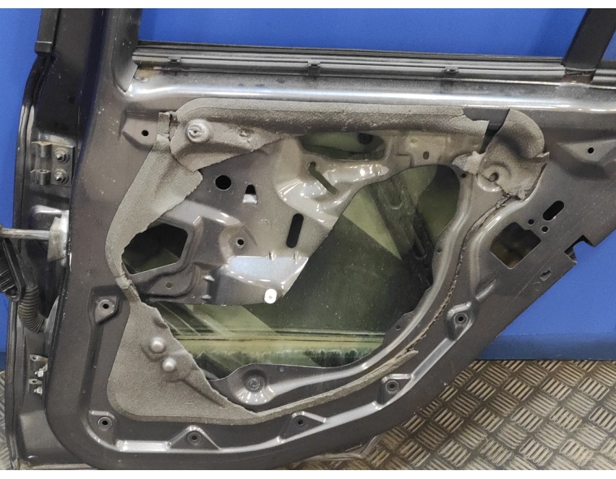 Recambio de puerta trasera derecha para bmw serie 1 berlina (e81/e87) 1.6 16v cat referencia OEM IAM   