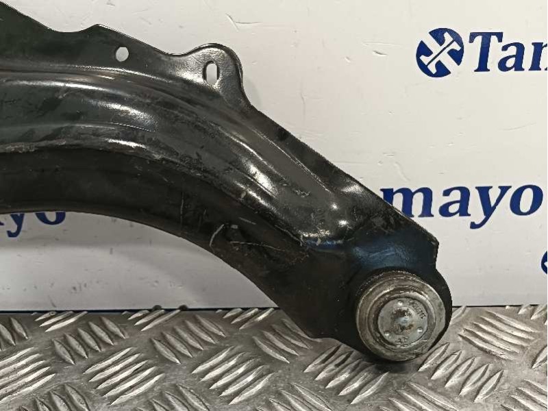 Recambio de brazo suspension inferior delantero derecho para renault captur referencia OEM IAM 545052737  