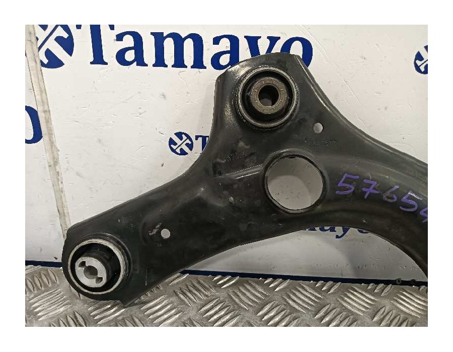 Recambio de brazo suspension inferior delantero derecho para renault clio v 1.0 tce referencia OEM IAM 545002446R  