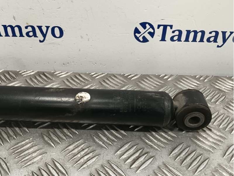 Recambio de amortiguador trasero derecho para renault captur referencia OEM IAM 562105955R  030810007
