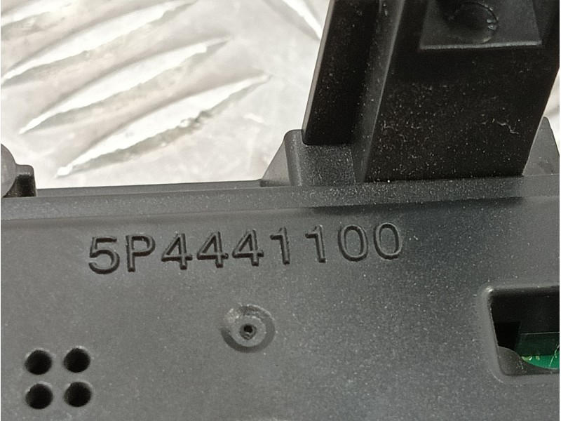 Recambio de mando climatizador para citroën c-elysée 1.6 hdi fap referencia OEM IAM 5P4441100  982374008