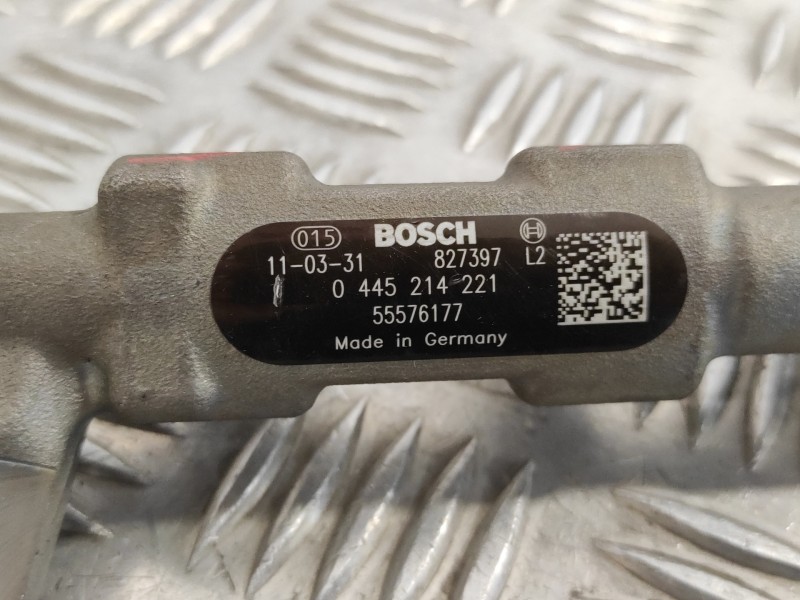 Recambio de rampa inyectora para opel astra j lim. 2.0 16v cdti referencia OEM IAM 55576177  0445214221