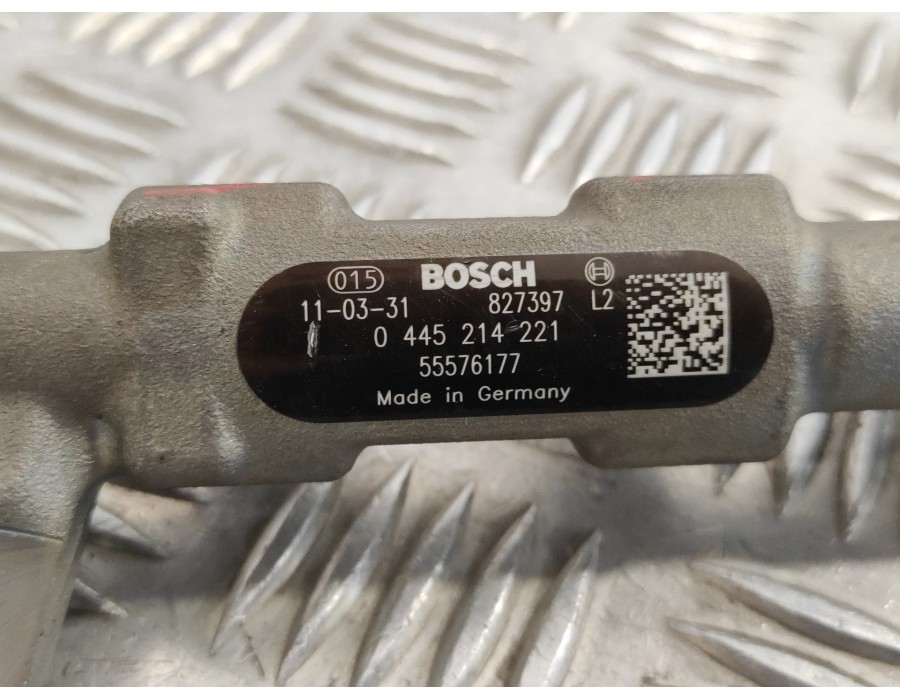 Recambio de rampa inyectora para opel astra j lim. 2.0 16v cdti referencia OEM IAM 55576177  0445214221